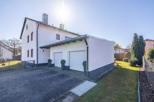 Doppelgarage - 1 Zimmer Mehrfamilienhaus, Wohnhaus in Erding