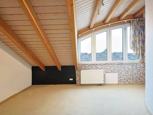 Helles Arbeits- oder Kinderzimmer - 