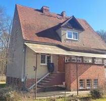 Saniertes Haus in Alleinlage mit großem Grundstück - Drachhausen