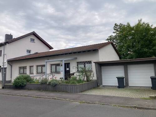 Ansicht.jpg - PraxisBüro mit Parkplätzen und auf Wunsch div. Einrichtungen
