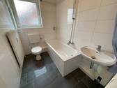 Tageslichtbad mit Wanne - 