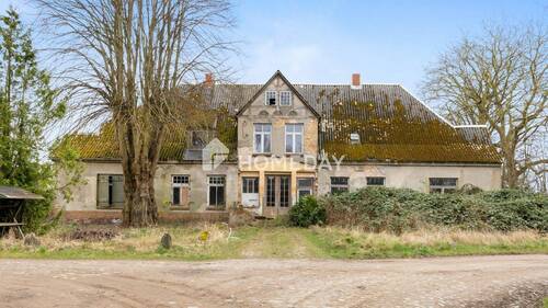 Außenansicht 2 - Zwischen Tradition und Neuanfang: Ein Gutshaus mit vielen Möglichkeiten