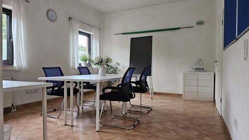 Gewerbeteil im EG - Büro 1 - 