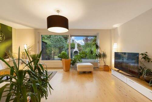 Wohnzimmer - Ein Zuhause für die Familie - fußläufig zur U-Bahn