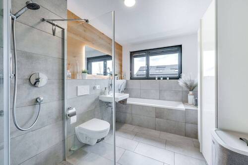 Badezimmer - Reihenendhaus mit 148,00 m&sup2; in Peißenberg zum Kaufen