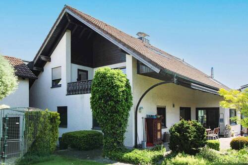 Ansicht - Wunderschönes EFH mit Ausbaumöglichkeit und parkähnlichem Grundstück in Illerkirchberg
