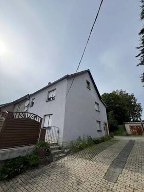 Hausansicht - 1 Zimmer Mehrfamilienhaus, Wohnhaus in Eisfeld
