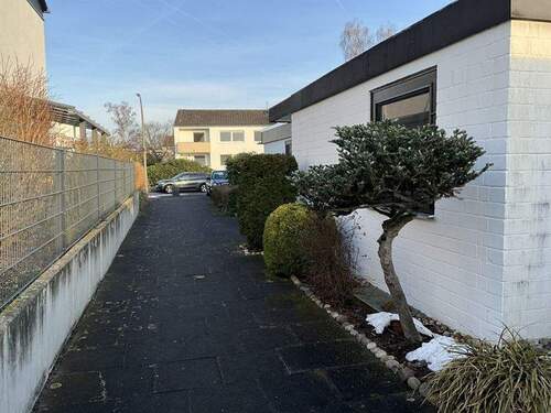 Zuwegung - Bungalow mit 91,00 m&sup2; in Braunschweig zum Kaufen