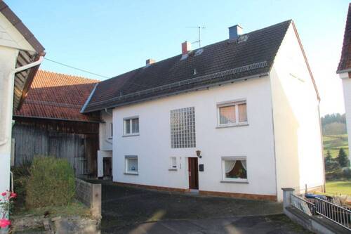 Bild 2 - 8 Zimmer Mehrfamilienhaus, Wohnhaus zum Kaufen in Herbstein
