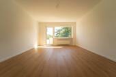 Wohnzimmer - Einziehen und zu Hause fühlen Erstbezug nach Sanierung - nur bei realunis