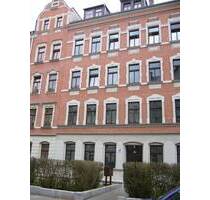 Schau mal hier !!!!!! kleine Wohnung mit Laminat und Balkon im Herzen des Chemnitzer Kaßbergs