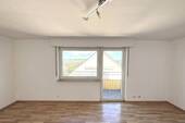Wohnen mit Ausgang zum Balkon - 