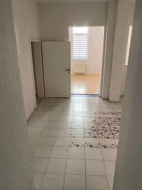 Blick in die Küche - Etagenwohnung mit 227,00 m² in Gera zum Kaufen