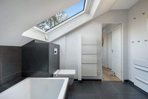 Bad - Blick zum Flur - 