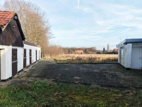 Hoffläche - Einfamilienhaus mit 121,90 m&sup2; in Vlotho zum Kaufen