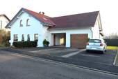 2 - 4 Zimmer Einfamilienhaus zum Kaufen in Sarreinsming