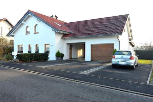 2 - 4 Zimmer Einfamilienhaus zum Kaufen in Sarreinsming