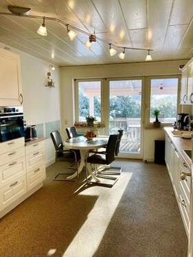 Landhausküche - COURTAGEFREI - Preisideen erwünscht! - exklusives Traumhaus - mit fantastischem Weitblick - WärmepumpenPhotovoltaik mit Rückvergütung