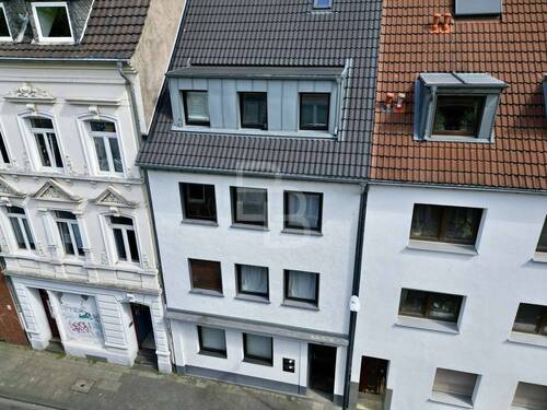 Blick auf das Dach - 8 Zimmer Mehrfamilienhaus, Wohnhaus in Köln