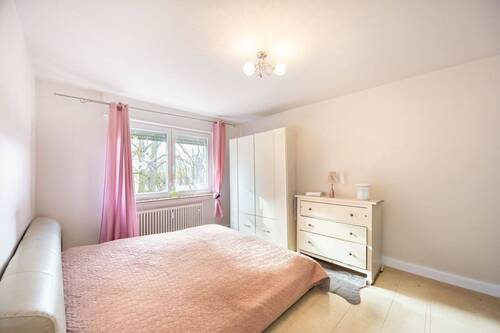 Schlafzimmer - 2 Zimmer Etagenwohnung zum Kaufen in Ludwigsburg