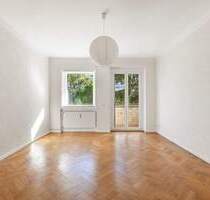 Modernisierte 3,5-Zimmer-Wohnung mit Balkon und Ausblick ins Grüne - Berlin Wilmersdorf