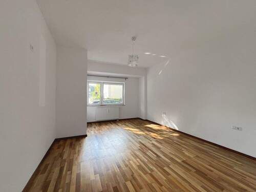 Schafzimmer 1 - 3 Zimmer Etagenwohnung zum Kaufen in Kornwestheim