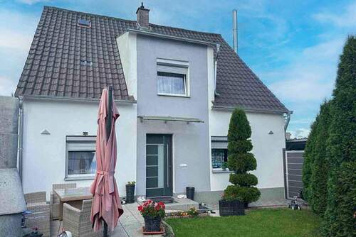 Außenansicht - Sehr gepflegtes Einfamilienhaus in zentraler Lage von Manching.