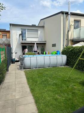 Das Haus vom Garten aus.JPG - 