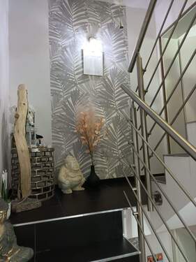 Aufgang.JPG - 5 Zimmer Reihenmittelhaus zum Kaufen in Schwabach