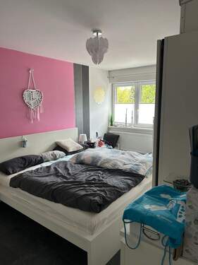 Schlafzimmer 3.JPG - Reihenmittelhaus mit 113,00 m&sup2; in Schwabach zum Kaufen