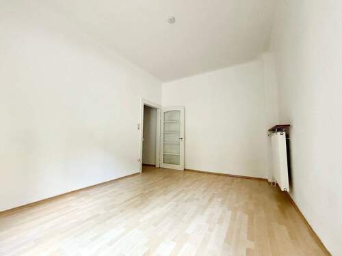 Arbeiten/Kind zum Innenhof hin vor Renovierung - 