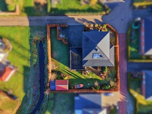 Luftbild - 5 Zimmer Einfamilienhaus zum Kaufen in Apen