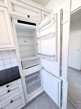 Küche, Kühlschrank - 