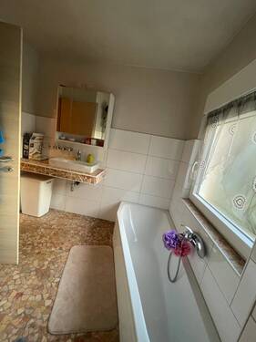 Teilansicht vom Badezimmer im OG - 