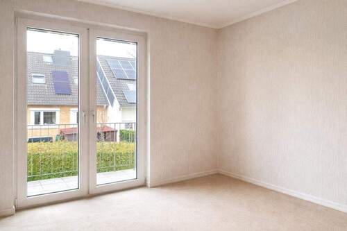 Schlafzimmer mit Balkon - 