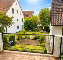Attraktive 2,5-Zimmer-Wohnung in Eningen Mitte - Kleines MFH + Top Garage - Eningen unter Achalm