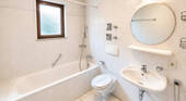 Bad mit Badewanne - 