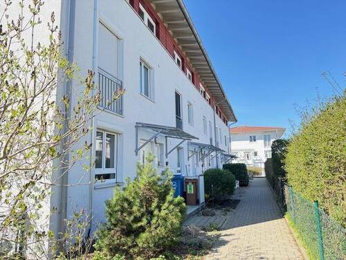 Eingangsbereich - Neuwertiges Reihenhaus mit hochwertiger Ausstattung