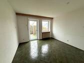 EG - Esszimmer mit Zugang zur überdachten Terrasse - 