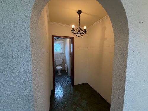 EG - Gästetoilette mit Garderobenbereich - 