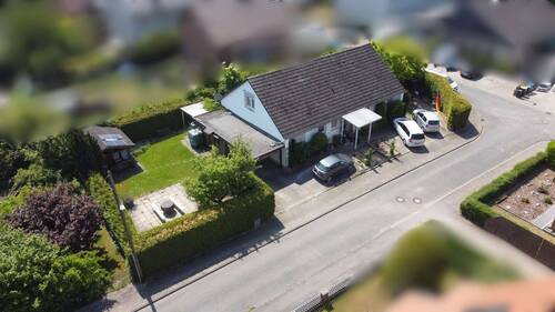 Außenasicht - 5 Zimmer Einfamilienhaus zum Kaufen in Sehnde