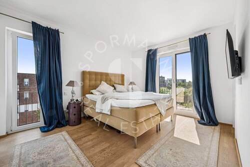 Bedroom - High-quality 4-room apartment with two balconies in a sought-after residential area