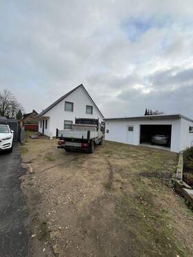 Parkplatz mit Garage - 