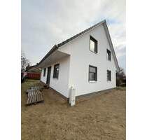 Neubau EFH, möbliert, 3 Schlafzimmer, exklusiv, Garten, Doppelgarage - Lübeck Kücknitz