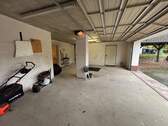 Teilansicht von der Doppelgarage - 