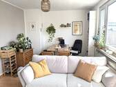 Wohnzimmer - 2. Blick - 2 Zimmer Etagenwohnung in Düsseldorf