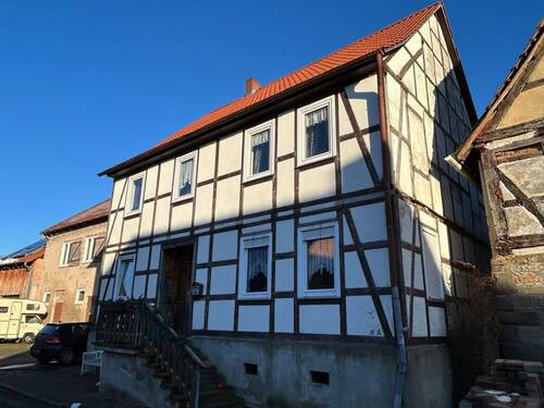 Außenansicht - Einfamilienhaus mit Scheune und Stallungen in Breuna-Wettesingen
