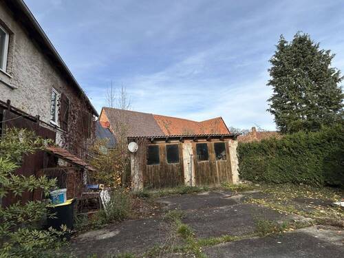 Hof mit Garagen - Bauernhaus, Landhaus mit 188,00 m&sup2; in Breuna / Wettesingen zum Kaufen