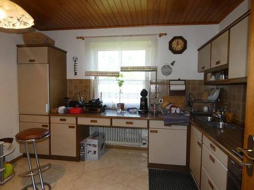 Große Küche - 1 Zimmer Mehrfamilienhaus, Wohnhaus in Vilseck