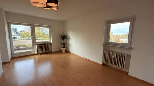 Wohnbereich I - 1 Zimmer Etagenwohnung in Altötting